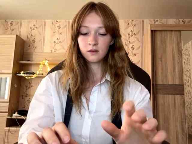 LisaSchroyer webcam