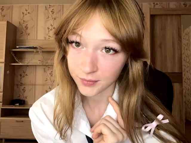 LisaSchroyer webcam