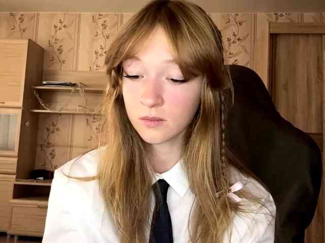 LisaSchroyer webcam