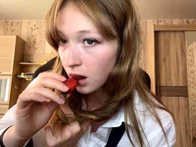 LisaSchroyer webcam