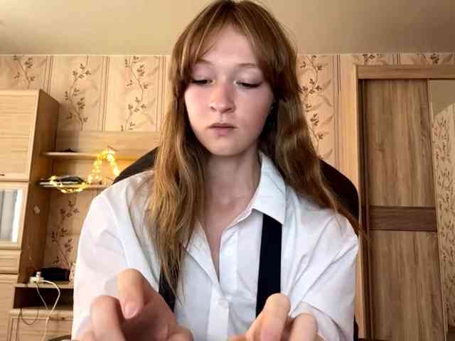 LisaSchroyer webcam