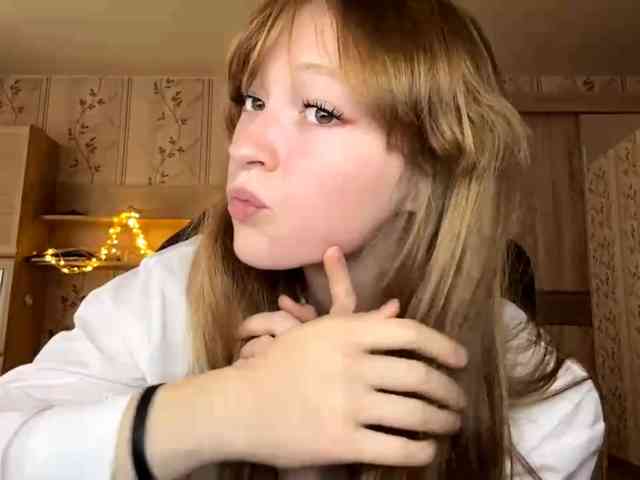 LisaSchroyer webcam