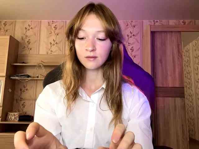 LisaSchroyer webcam