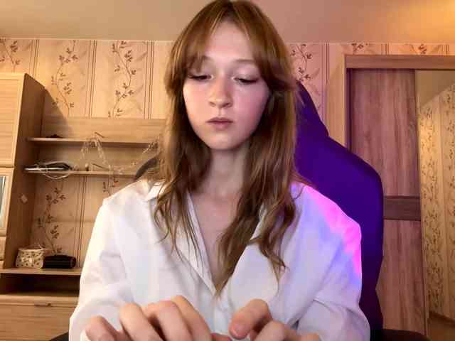 LisaSchroyer webcam
