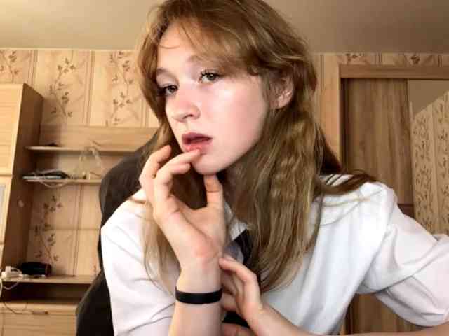 LisaSchroyer webcam