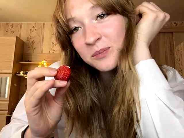 LisaSchroyer webcam