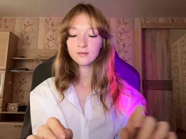LisaSchroyer webcam