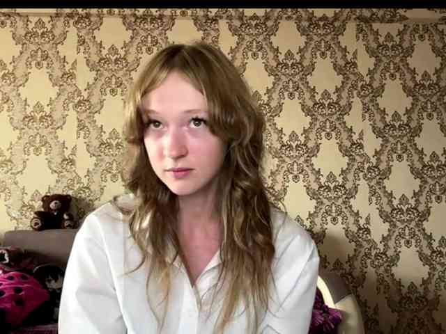 LisaSchroyer webcam