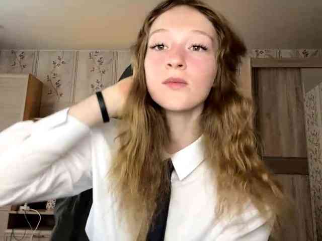 LisaSchroyer webcam