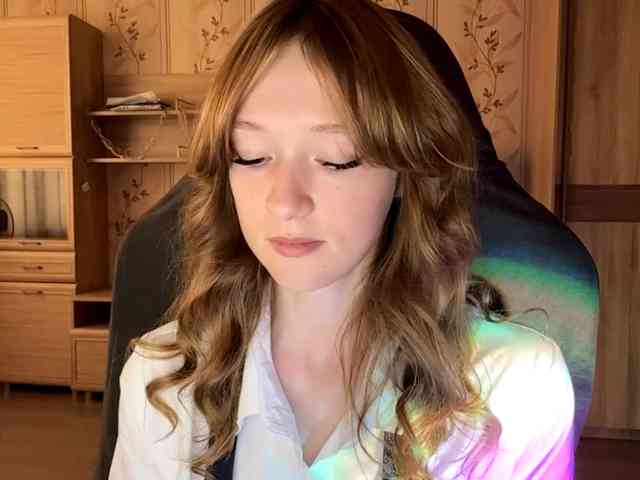 LisaSchroyer webcam