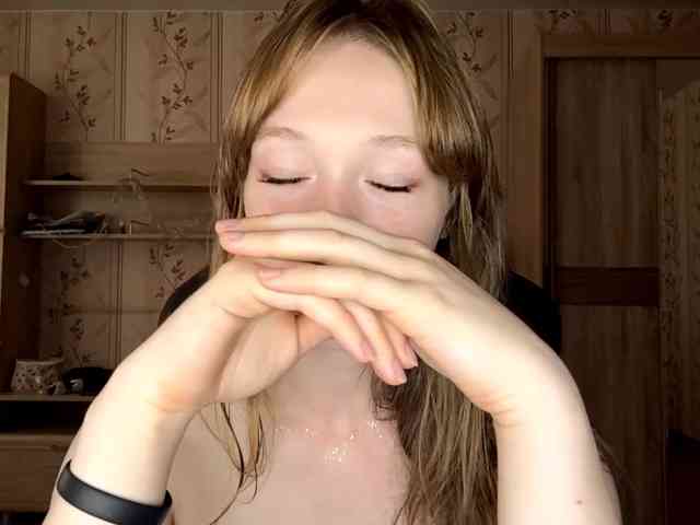 LisaSchroyer webcam