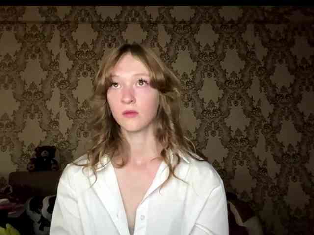 LisaSchroyer webcam