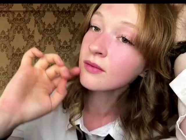 LisaSchroyer webcam