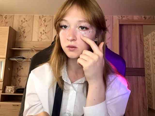 LisaSchroyer webcam