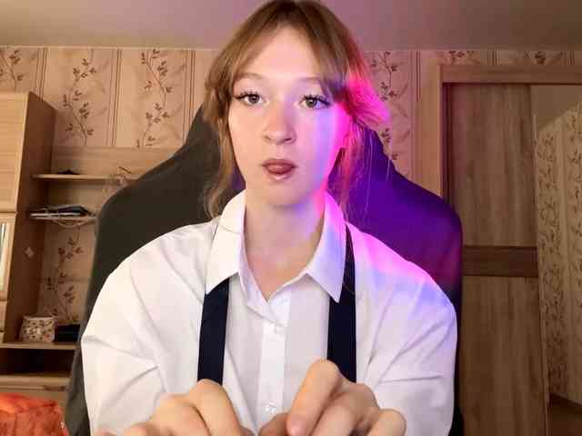 LisaSchroyer webcam