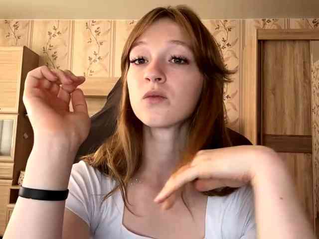 LisaSchroyer webcam