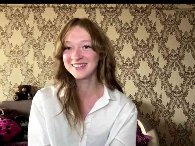 LisaSchroyer webcam