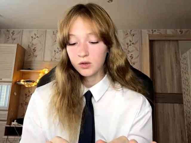 LisaSchroyer webcam