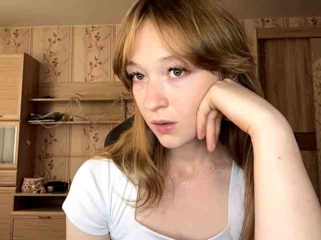 LisaSchroyer webcam