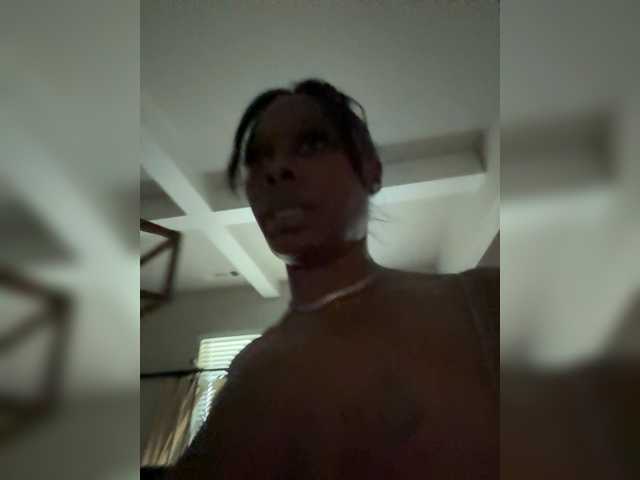 Dreamytif live cam on BongaCams