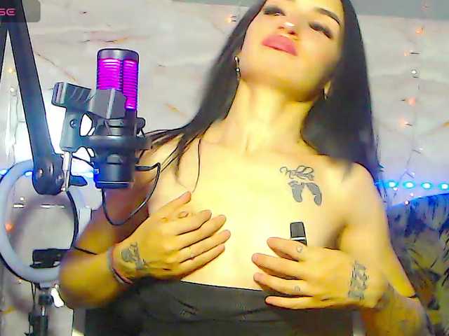 BunnyBliss3 live cam on BongaCams