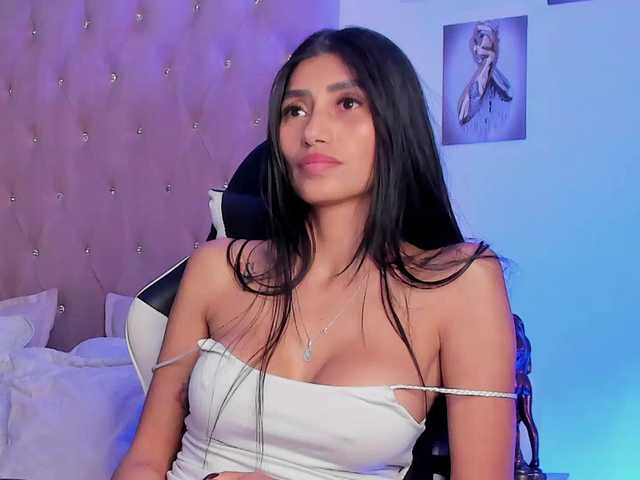 le modèle Elayamars est en webcam porno dans un show sur le site bongacams, il possède les tags suivants: Latino/Hispanic,Brunette,Trimmed