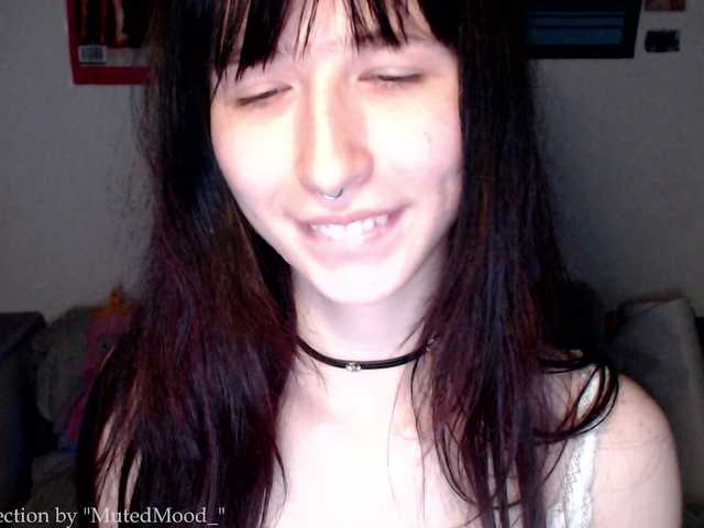 MutedMoods live cam on BongaCams