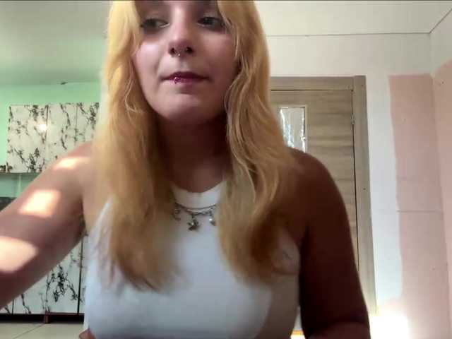 casseyronely live cam on BongaCams