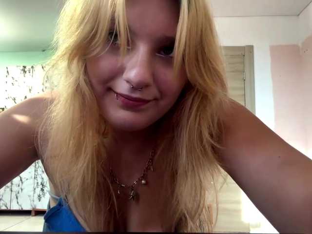 casseyronely live cam on BongaCams