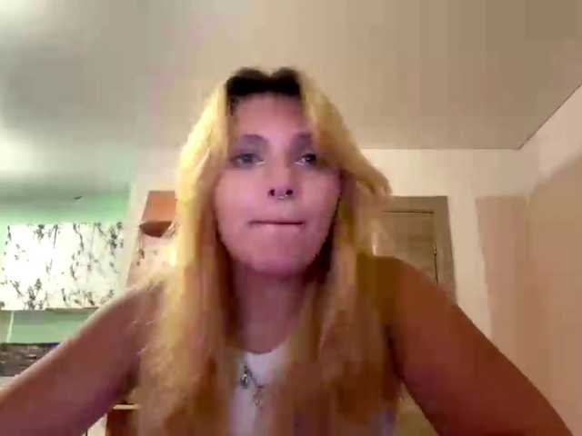 casseyronely live cam on BongaCams
