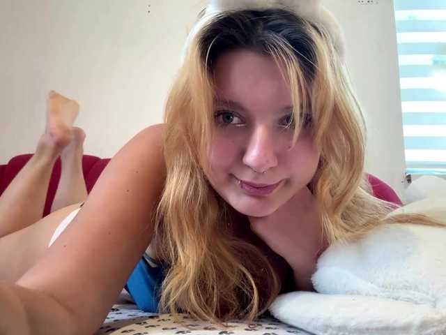 casseyronely live cam on BongaCams
