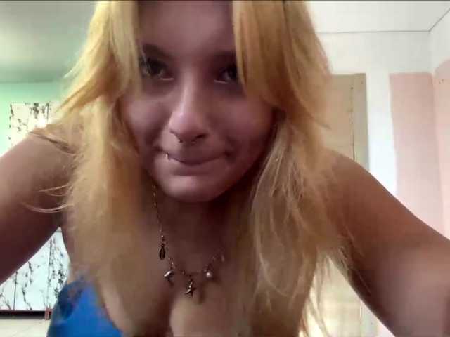 casseyronely live cam on BongaCams