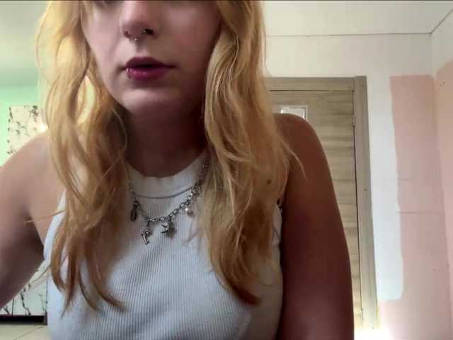 casseyronely live cam on BongaCams