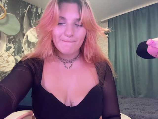 casseyronely live cam on BongaCams