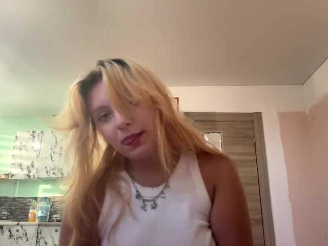 casseyronely live cam on BongaCams