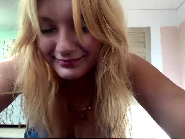 casseyronely live cam on BongaCams