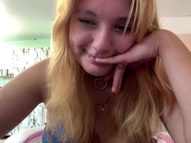casseyronely live cam on BongaCams