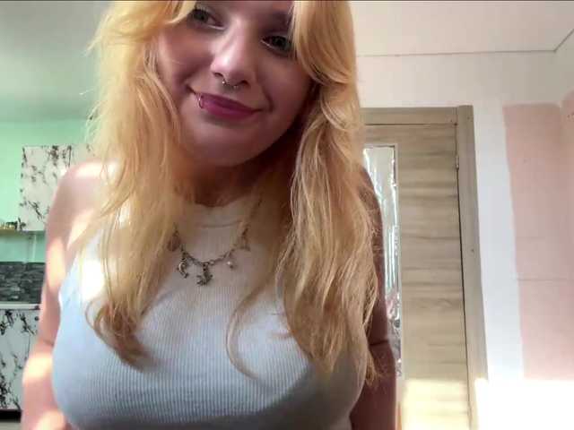 casseyronely live cam on BongaCams