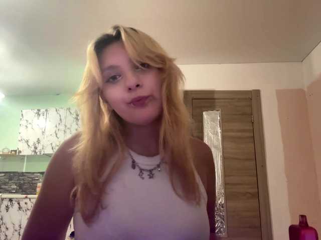 casseyronely live cam on BongaCams