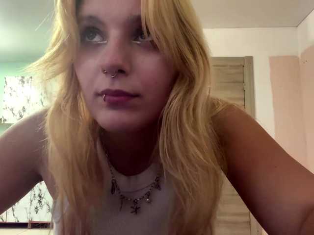 casseyronely live cam on BongaCams