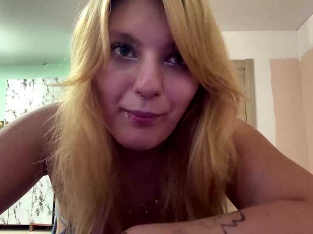 casseyronely live cam on BongaCams
