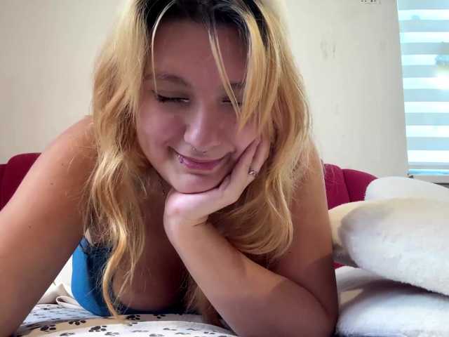 casseyronely live cam on BongaCams