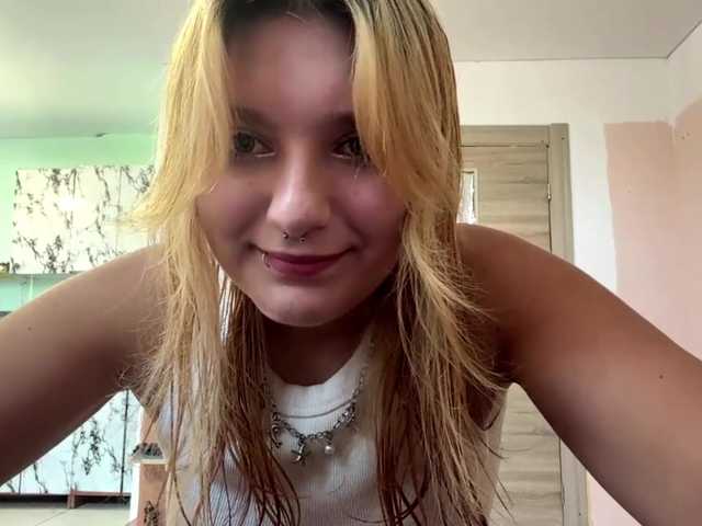 casseyronely live cam on BongaCams