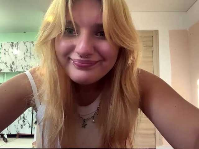 casseyronely live cam on BongaCams