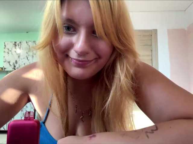 casseyronely live cam on BongaCams