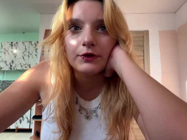 casseyronely live cam on BongaCams