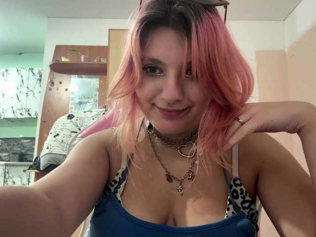 casseyronely live cam on BongaCams