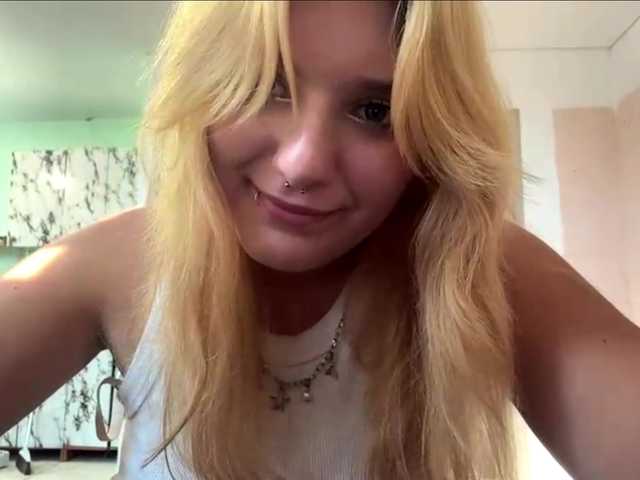 casseyronely live cam on BongaCams