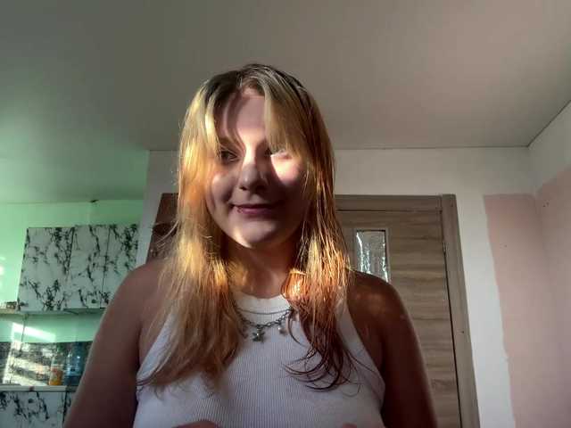 casseyronely live cam on BongaCams