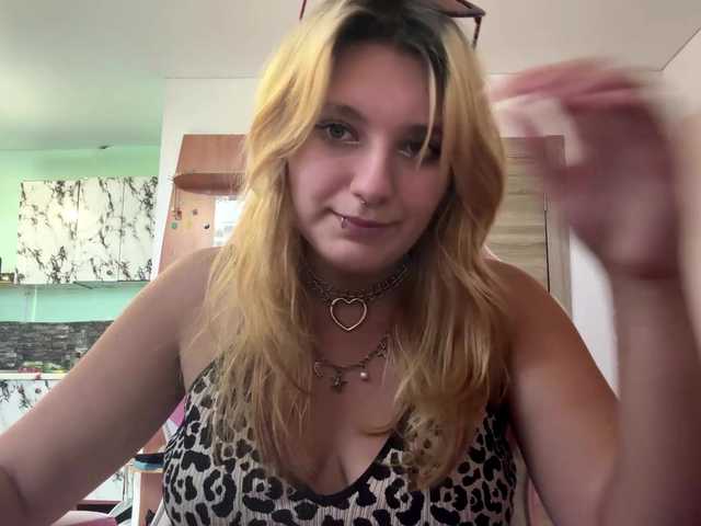 casseyronely live cam on BongaCams